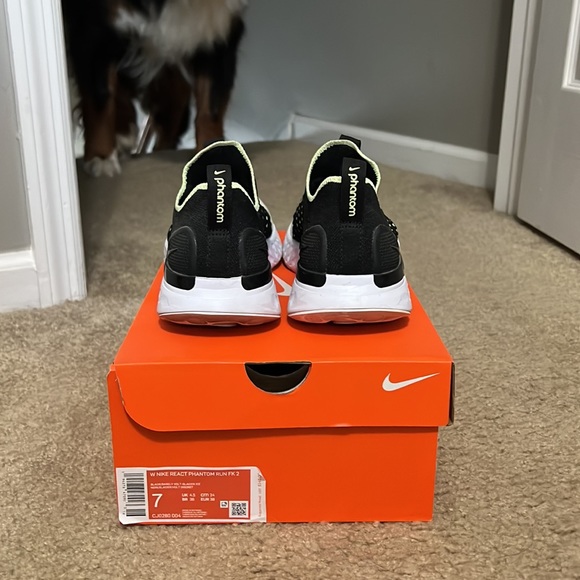 Women’s Nike react phantom run FK 2 - Picture 4 of 9